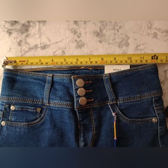NWT DKNY Dark Wash Stretch Denim Skinny Jeans Size 12 - Picture 7 of 8